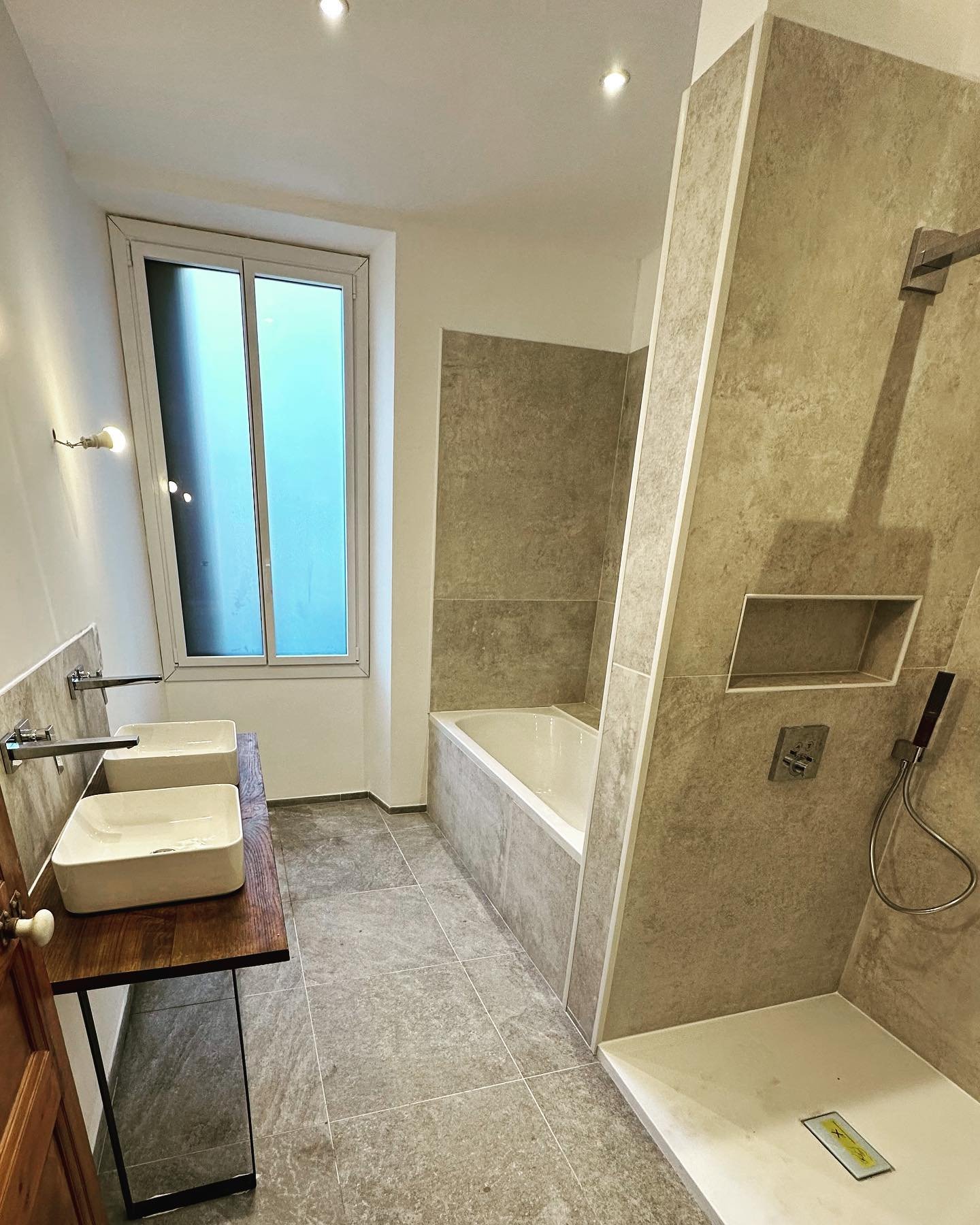 la.plomberie_1682619698_3090360472104657927_57900429847